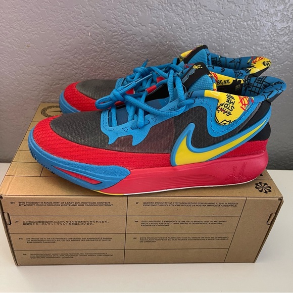 Nike Kyrie 8 Go SE - Size 7Y